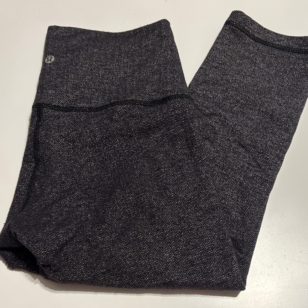 lulu 3/4 length leggings